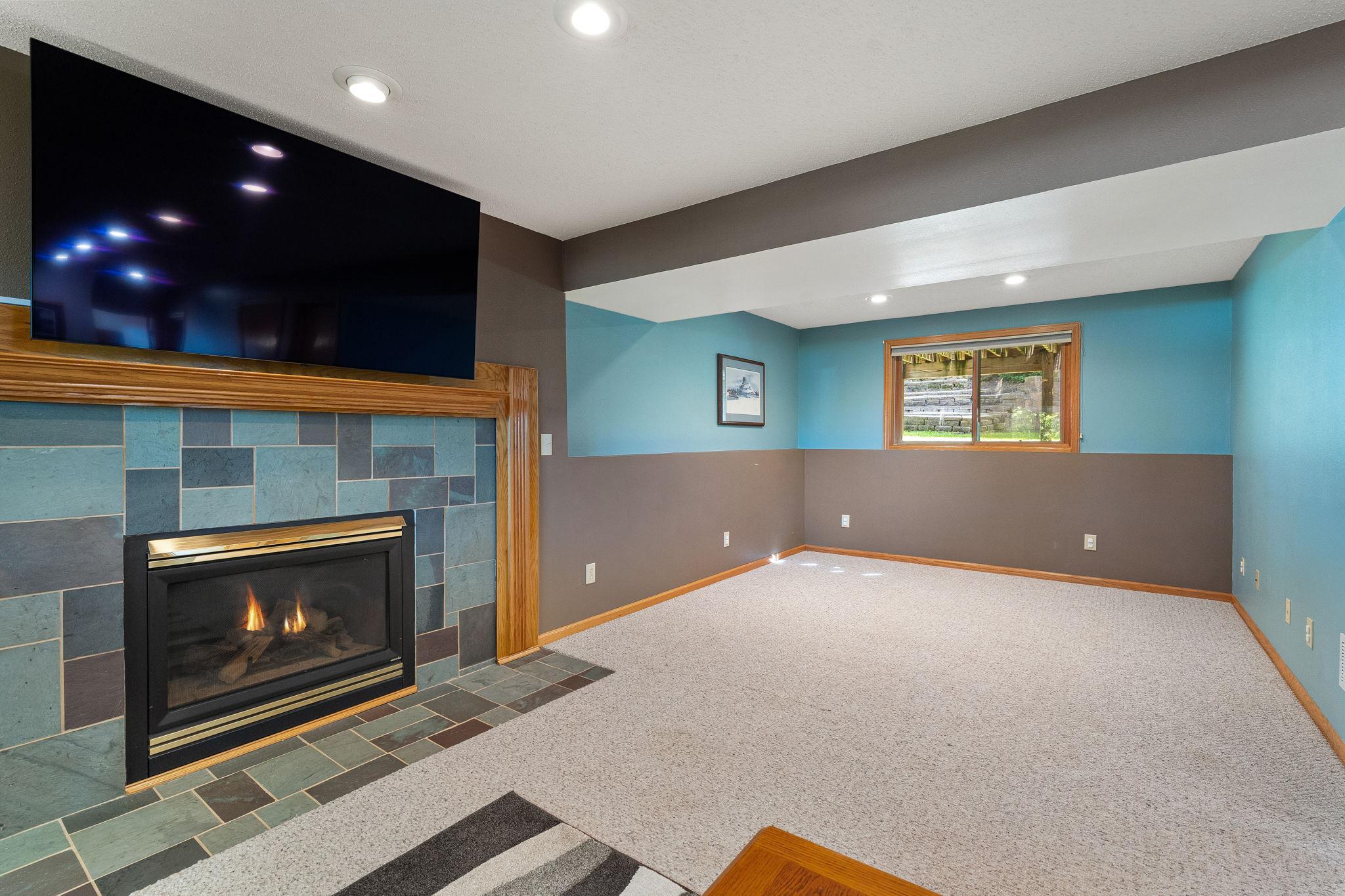 33-web-or-mls-1939-greenwood-dr.jpg