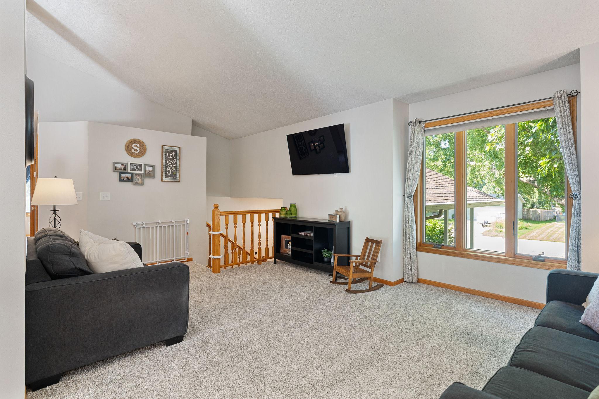 20-web-or-mls-1939-greenwood-dr.jpg