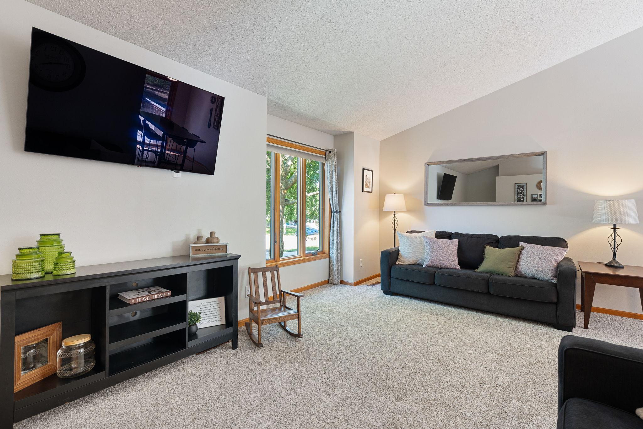 18-web-or-mls-1939-greenwood-dr.jpg