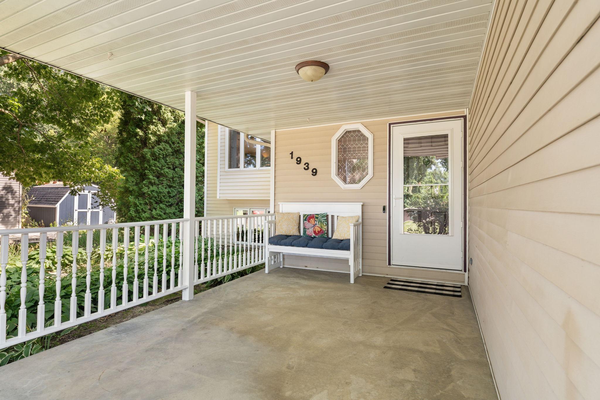 4-web-or-mls-1939-greenwood-dr.jpg