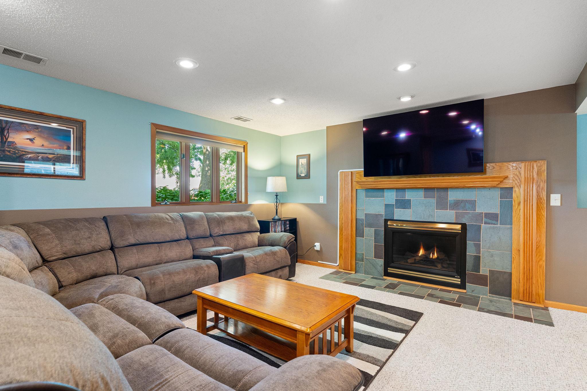 29-web-or-mls-1939-greenwood-dr.jpg