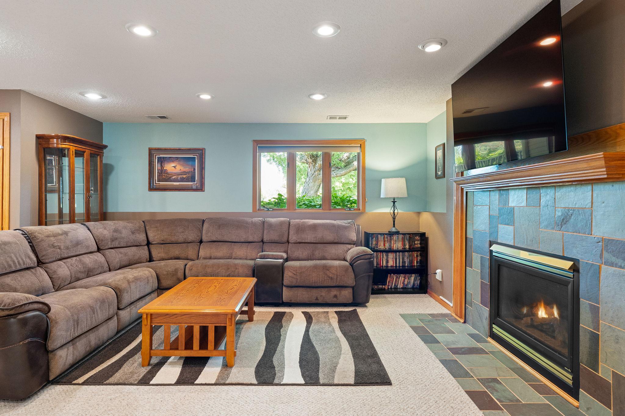 31-web-or-mls-1939-greenwood-dr.jpg