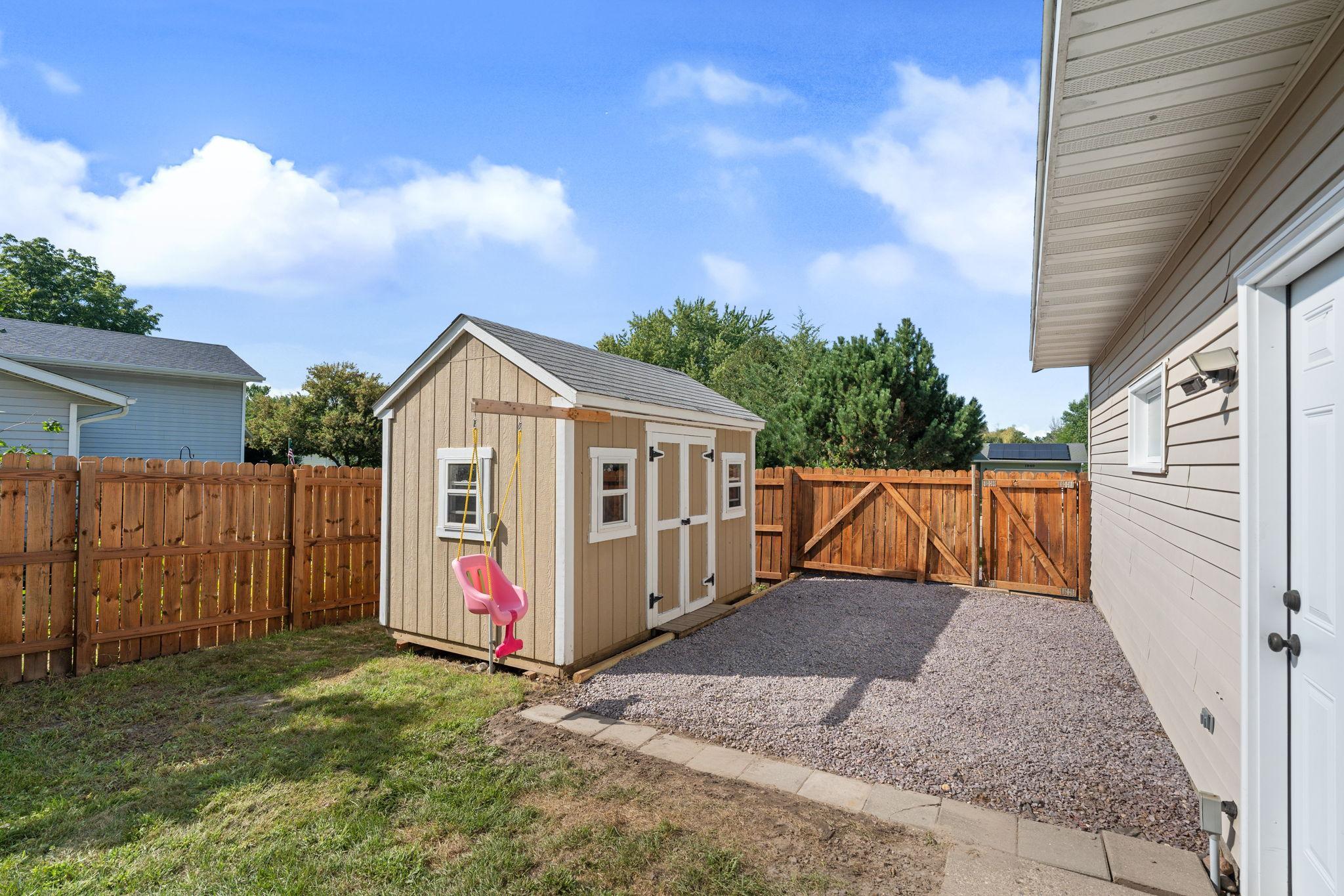 45-web-or-mls-1939-greenwood-dr.jpg