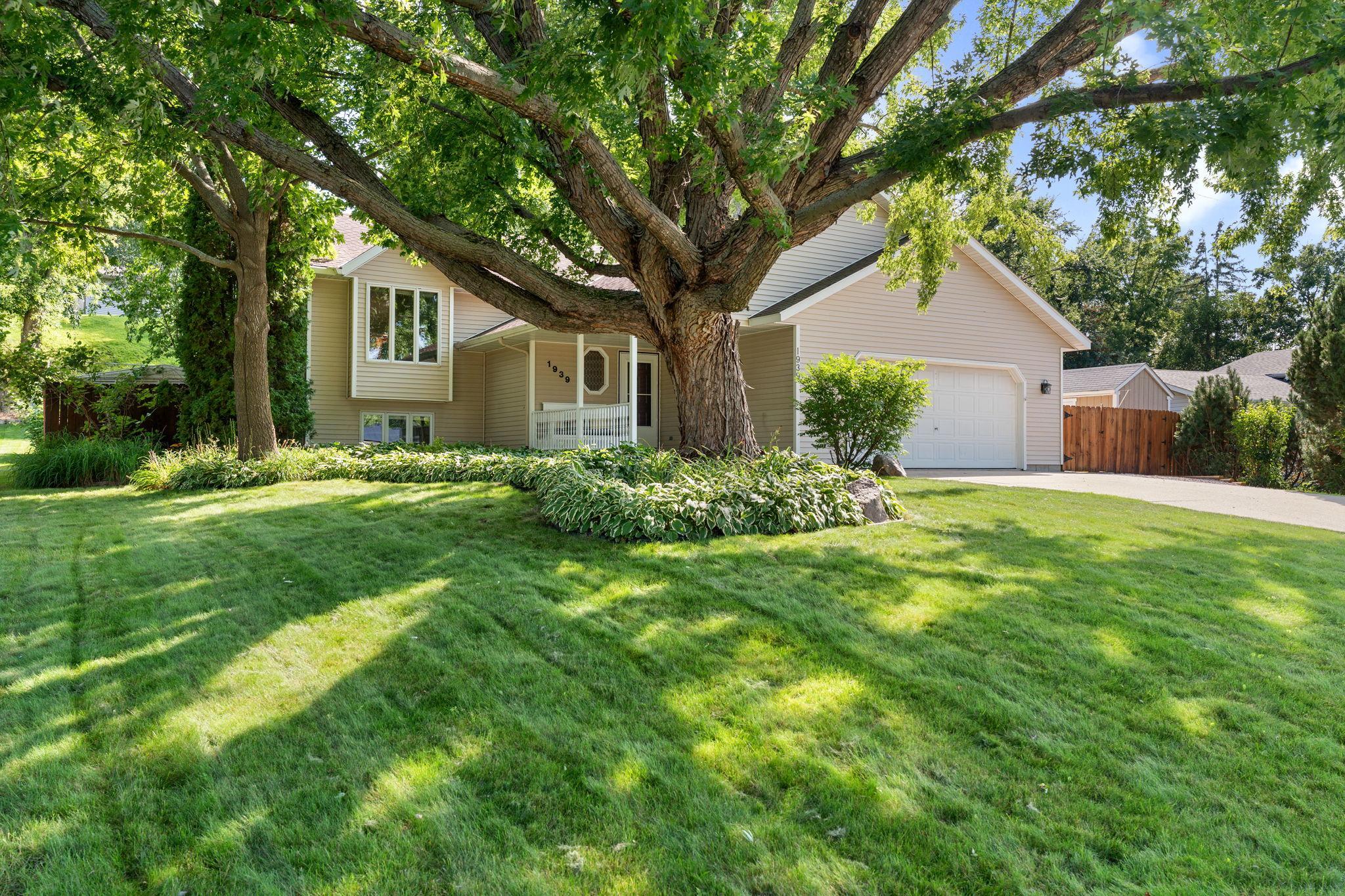 3-web-or-mls-1939-greenwood-dr.jpg