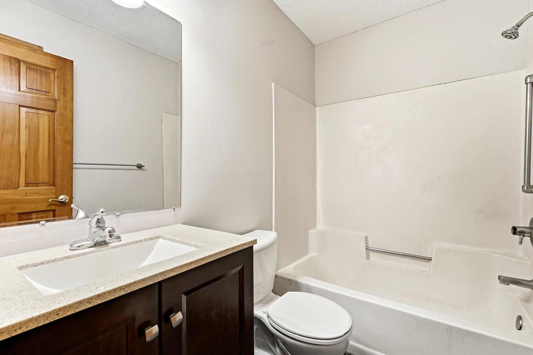 36-web-or-mls-8843-Blackoaks-Ln-N-36.jpg