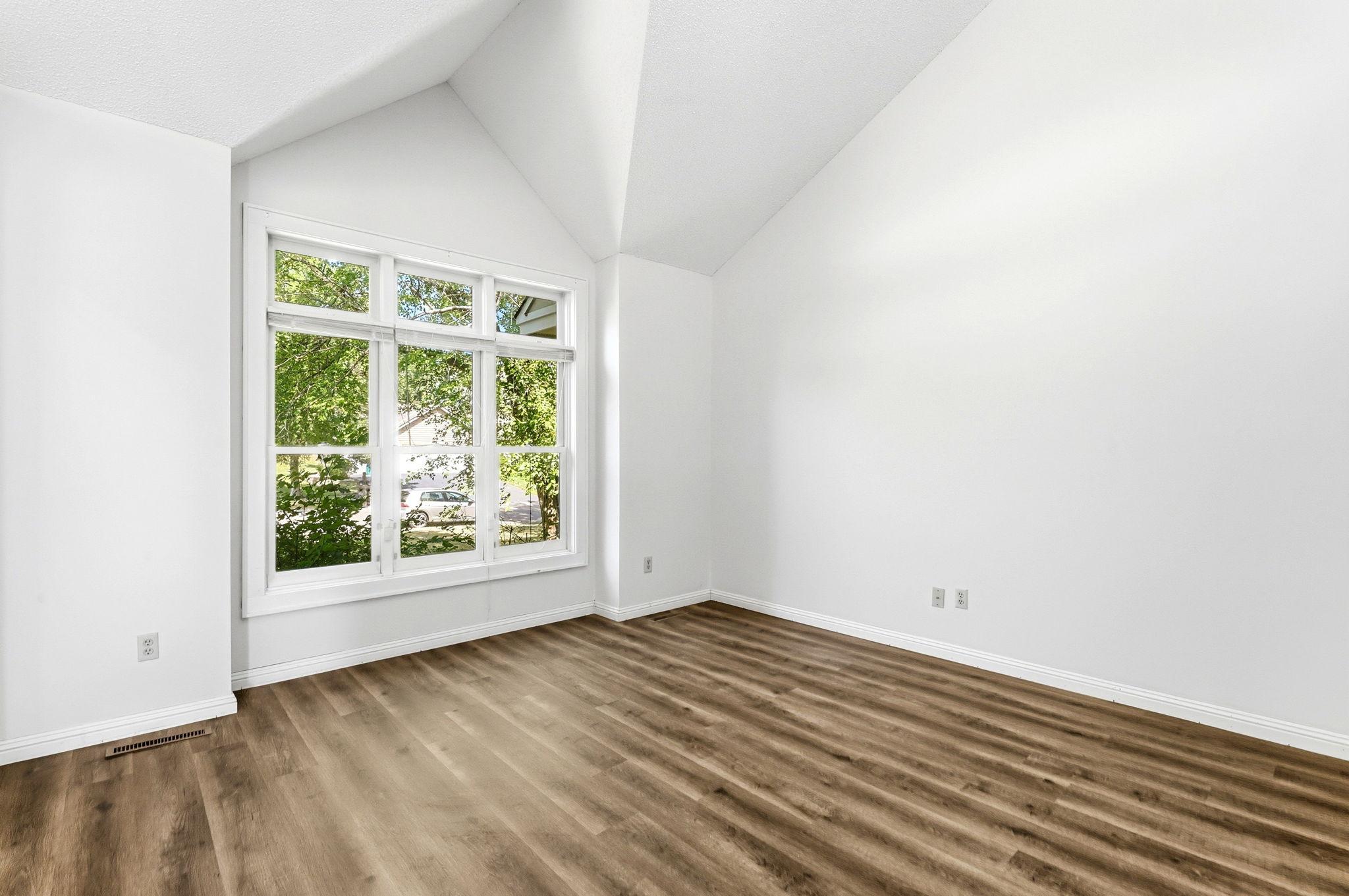 6-web-or-mls-8843-Blackoaks-Ln-N-06.jpg