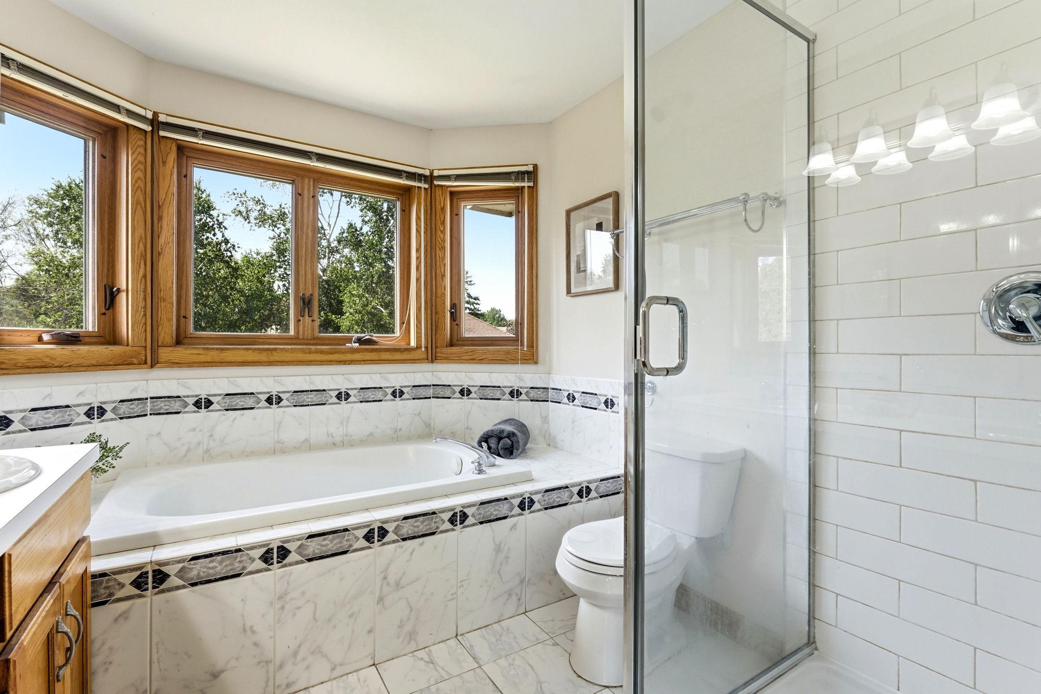 31-web-or-mls-8843-Blackoaks-Ln-N-31.jpg