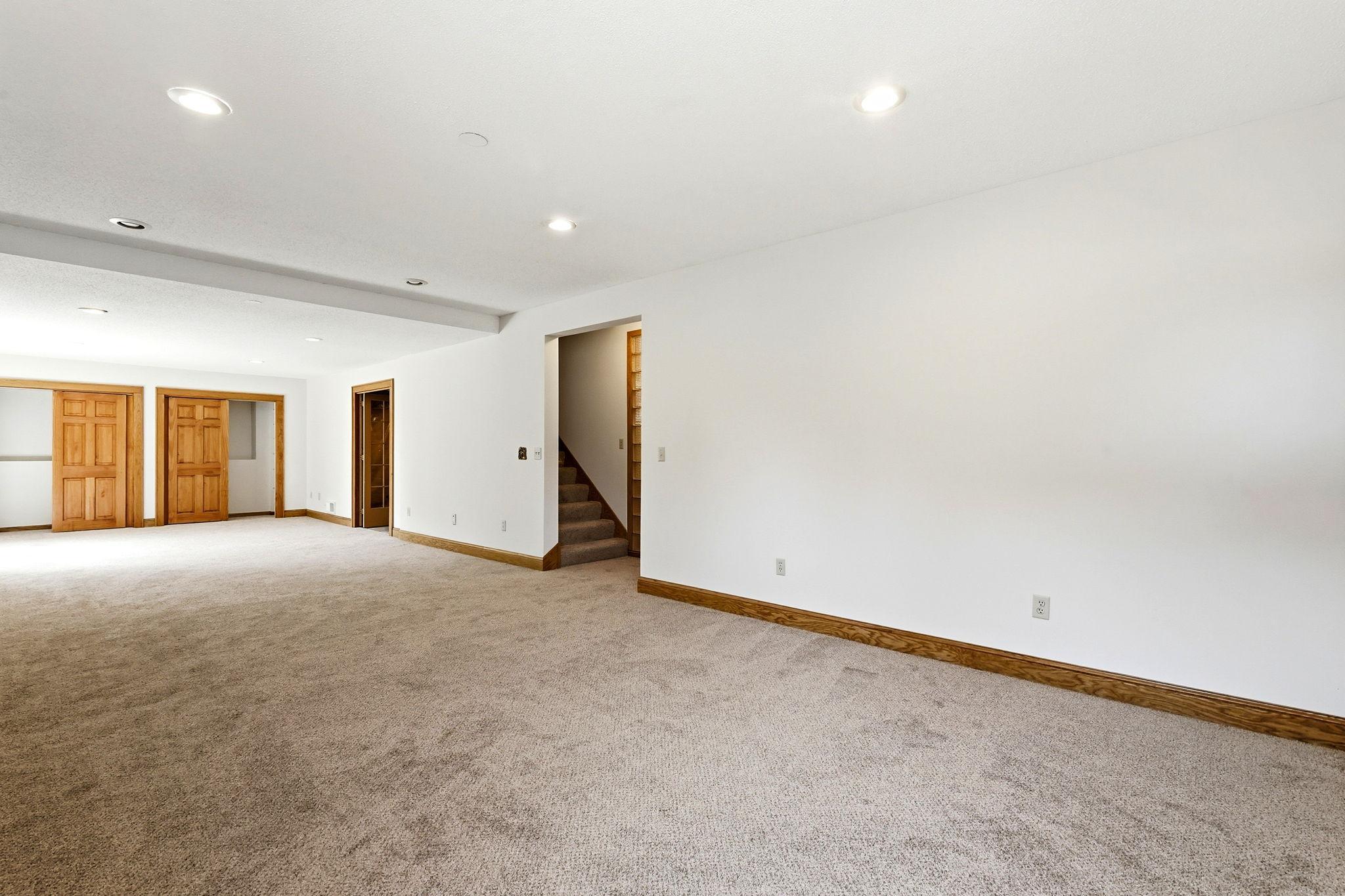 38-web-or-mls-8843-Blackoaks-Ln-N-38.jpg