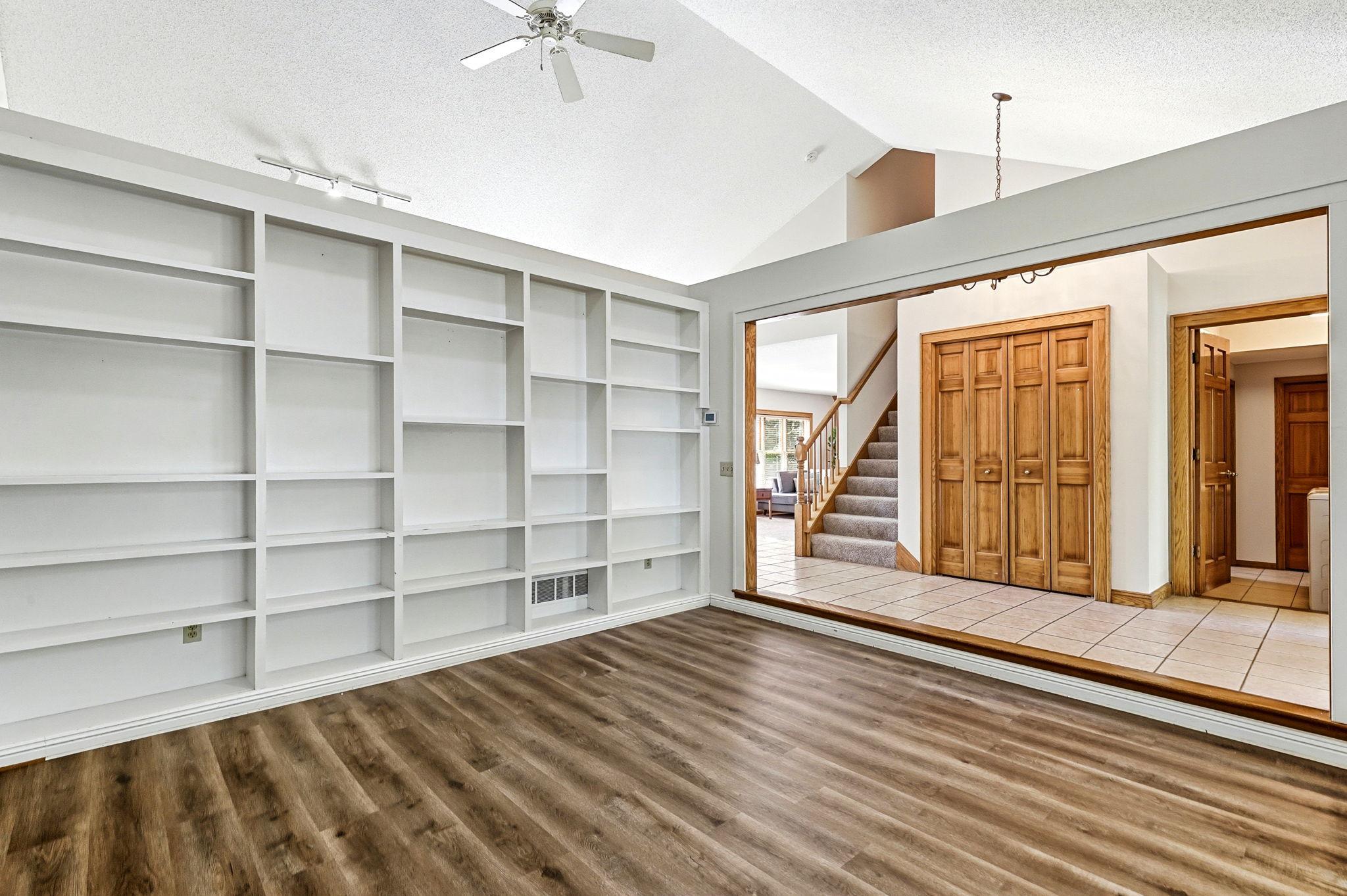8-web-or-mls-8843-Blackoaks-Ln-N-08.jpg