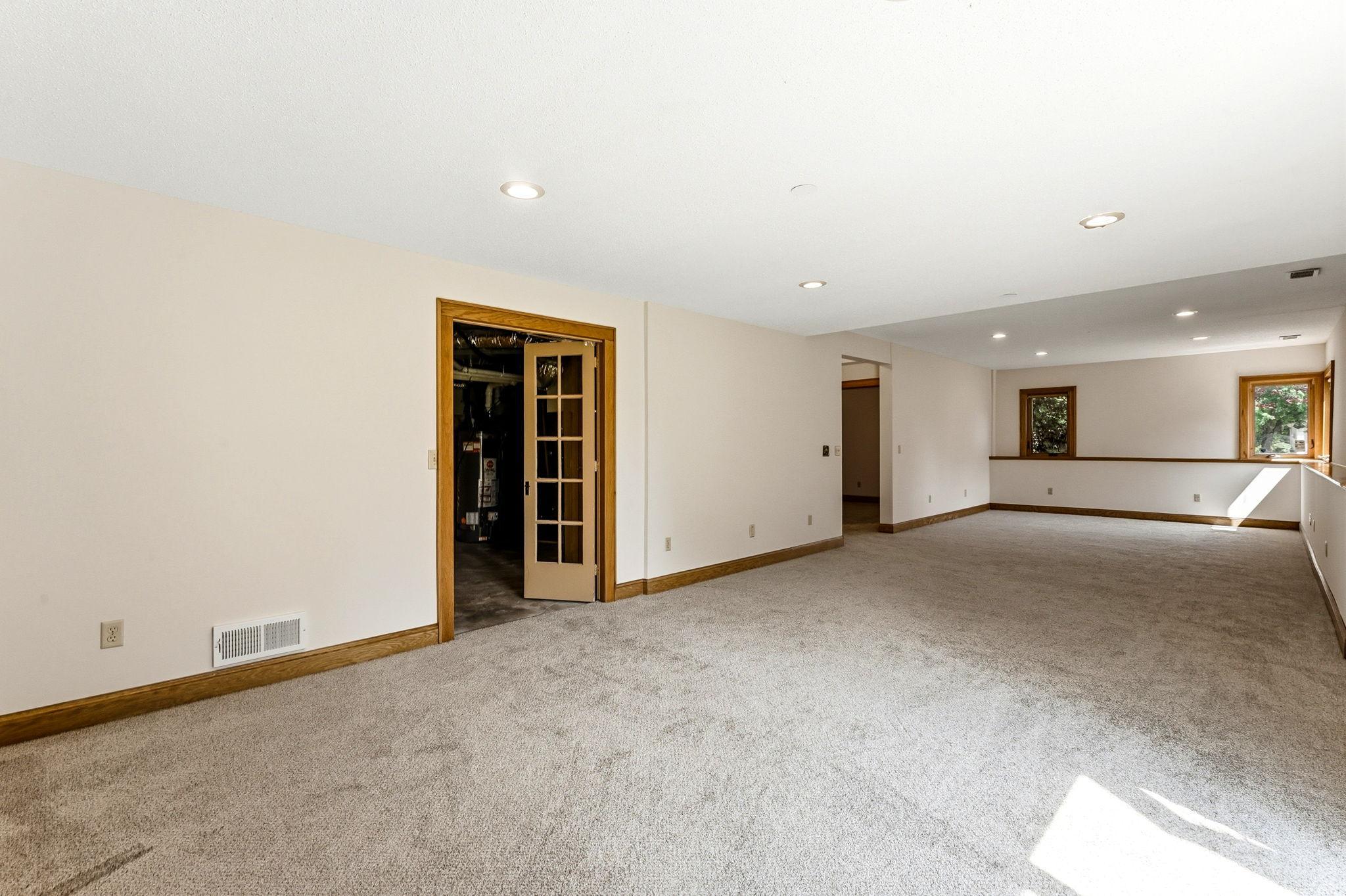 39-web-or-mls-8843-Blackoaks-Ln-N-39.jpg