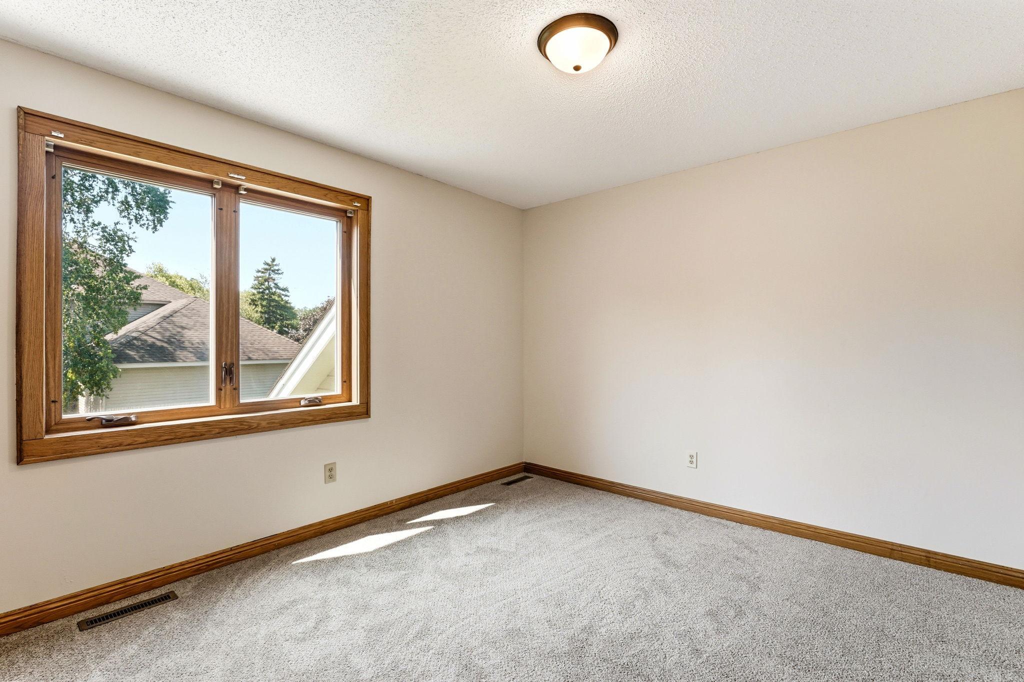 23-web-or-mls-8843-Blackoaks-Ln-N-23.jpg