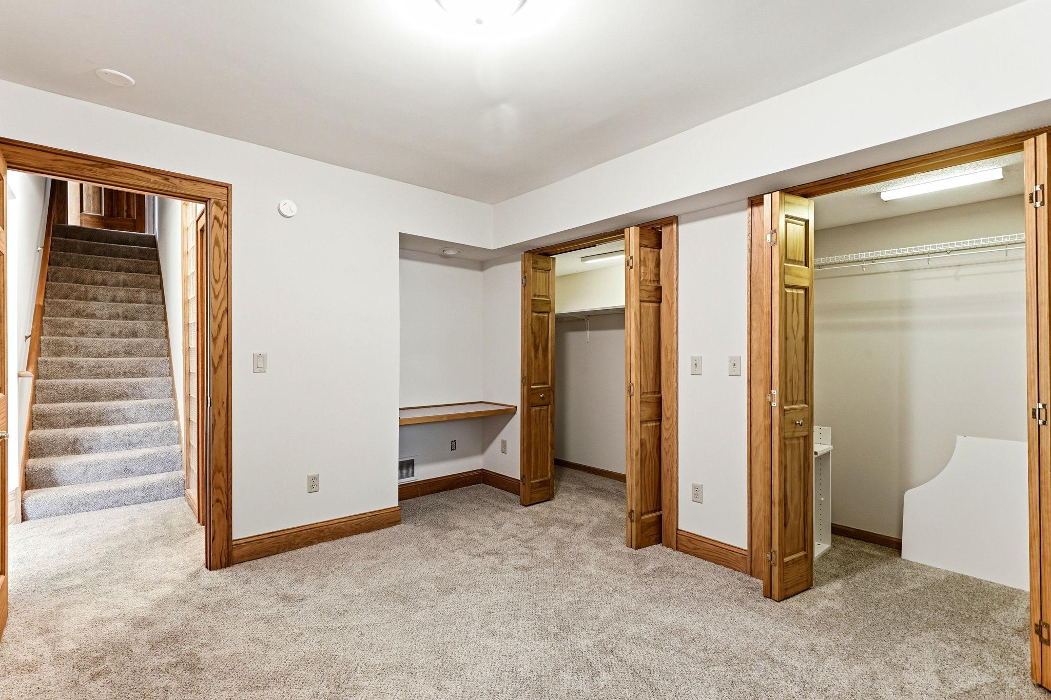 43-web-or-mls-8843-Blackoaks-Ln-N-43.jpg