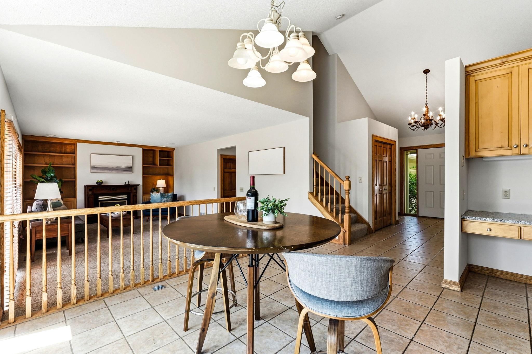15-web-or-mls-8843-Blackoaks-Ln-N-15.jpg