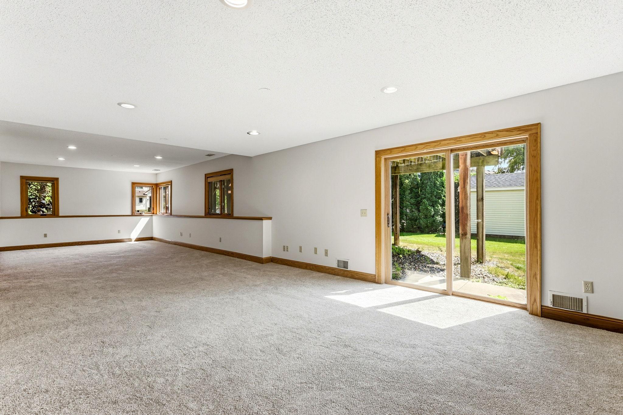 40-web-or-mls-8843-Blackoaks-Ln-N-40.jpg
