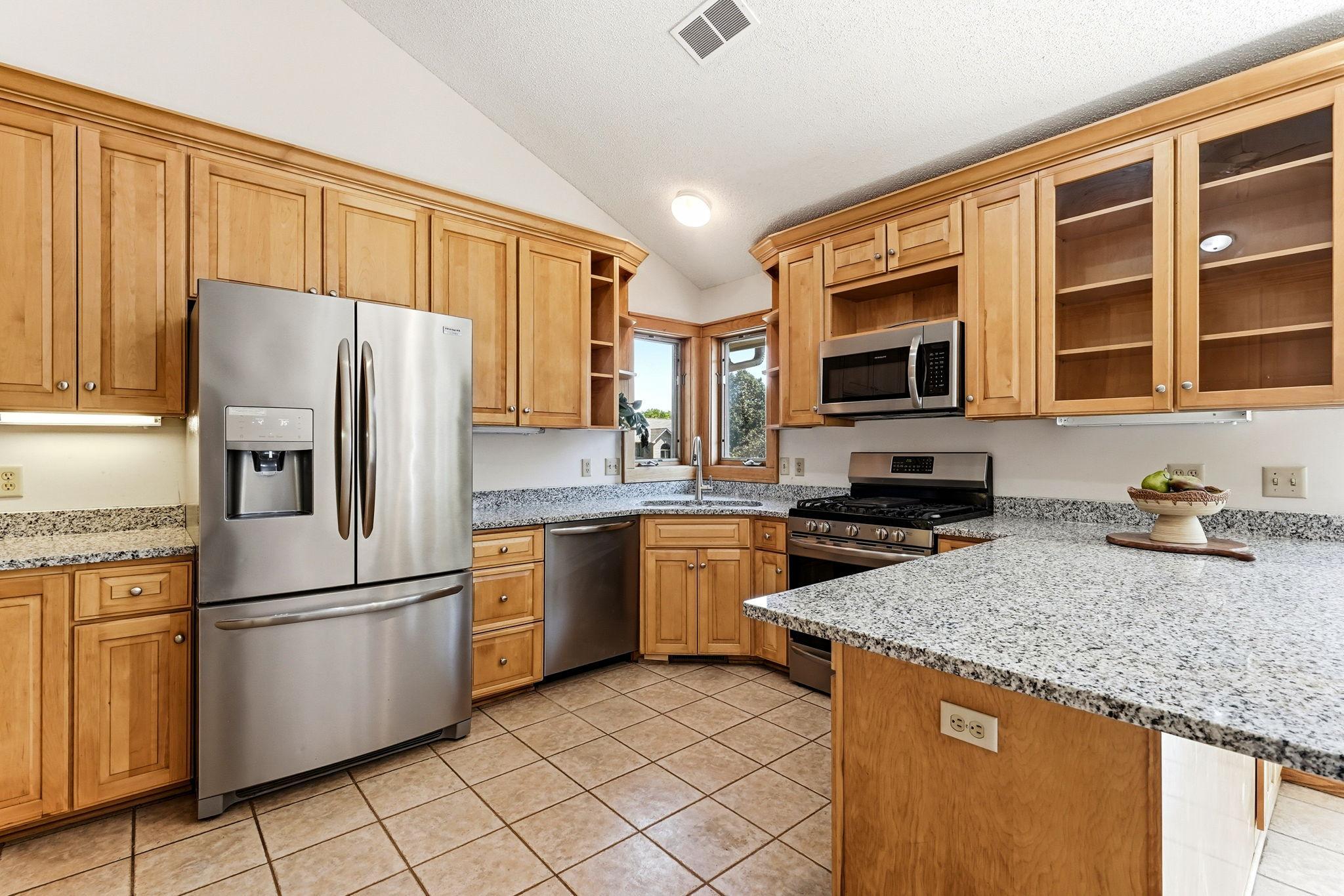 11-web-or-mls-8843-Blackoaks-Ln-N-11.jpg