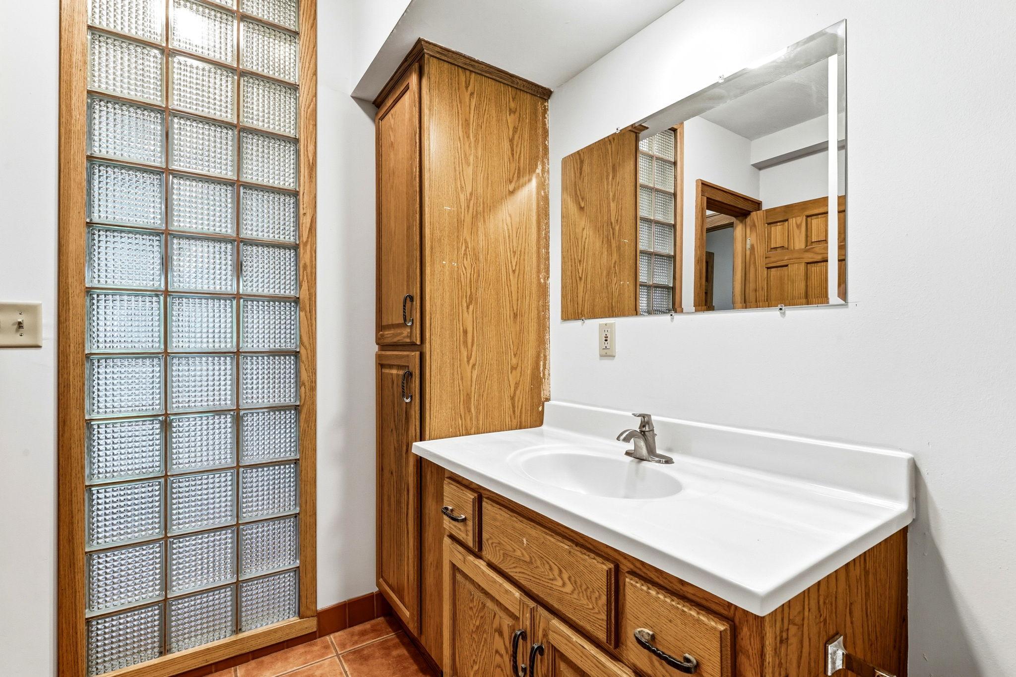 45-web-or-mls-8843-Blackoaks-Ln-N-45.jpg