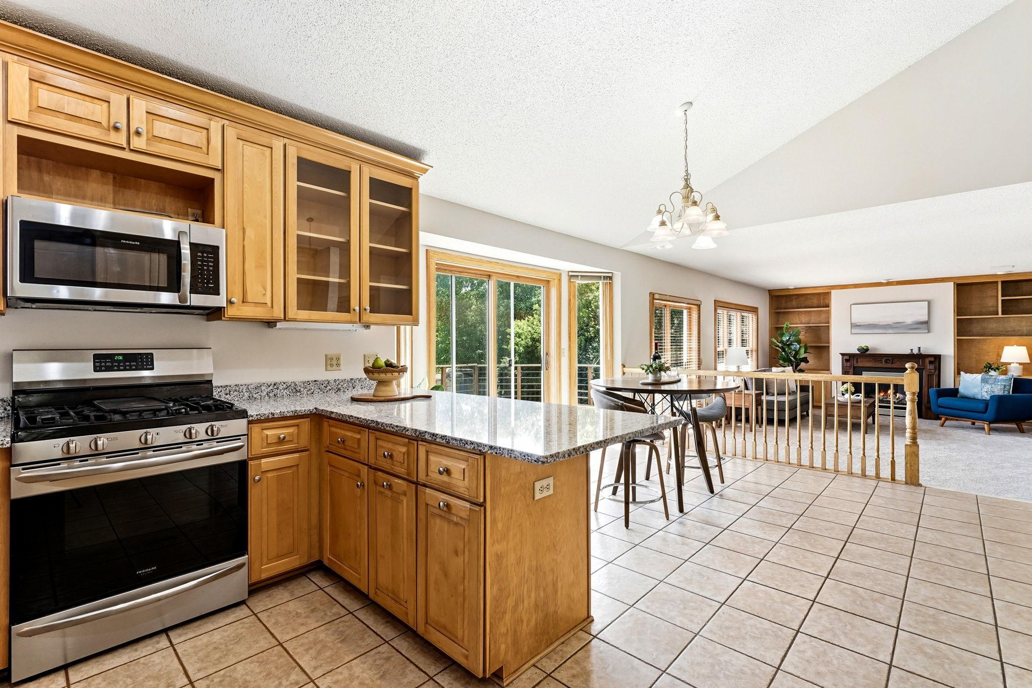 13-web-or-mls-8843-Blackoaks-Ln-N-13.jpg