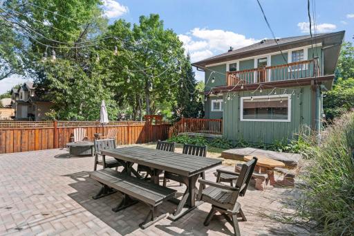 So much space for outside picnics, neighborhood gatherings, family favorite!