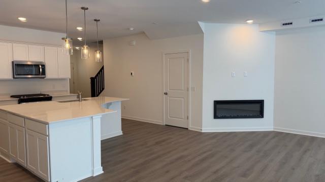 Electric Fireplace to enhance comfort.
