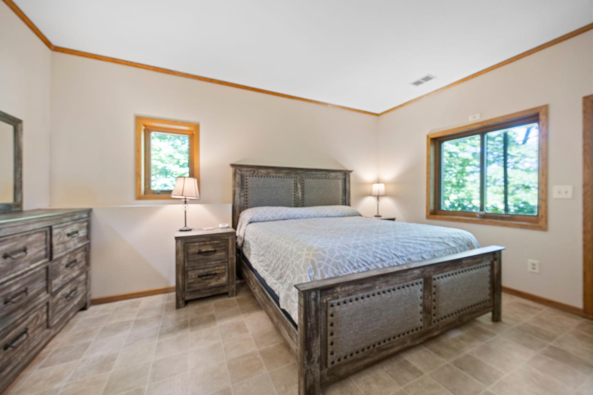 86-web-or-mls-2613 87th Ct-514.jpg