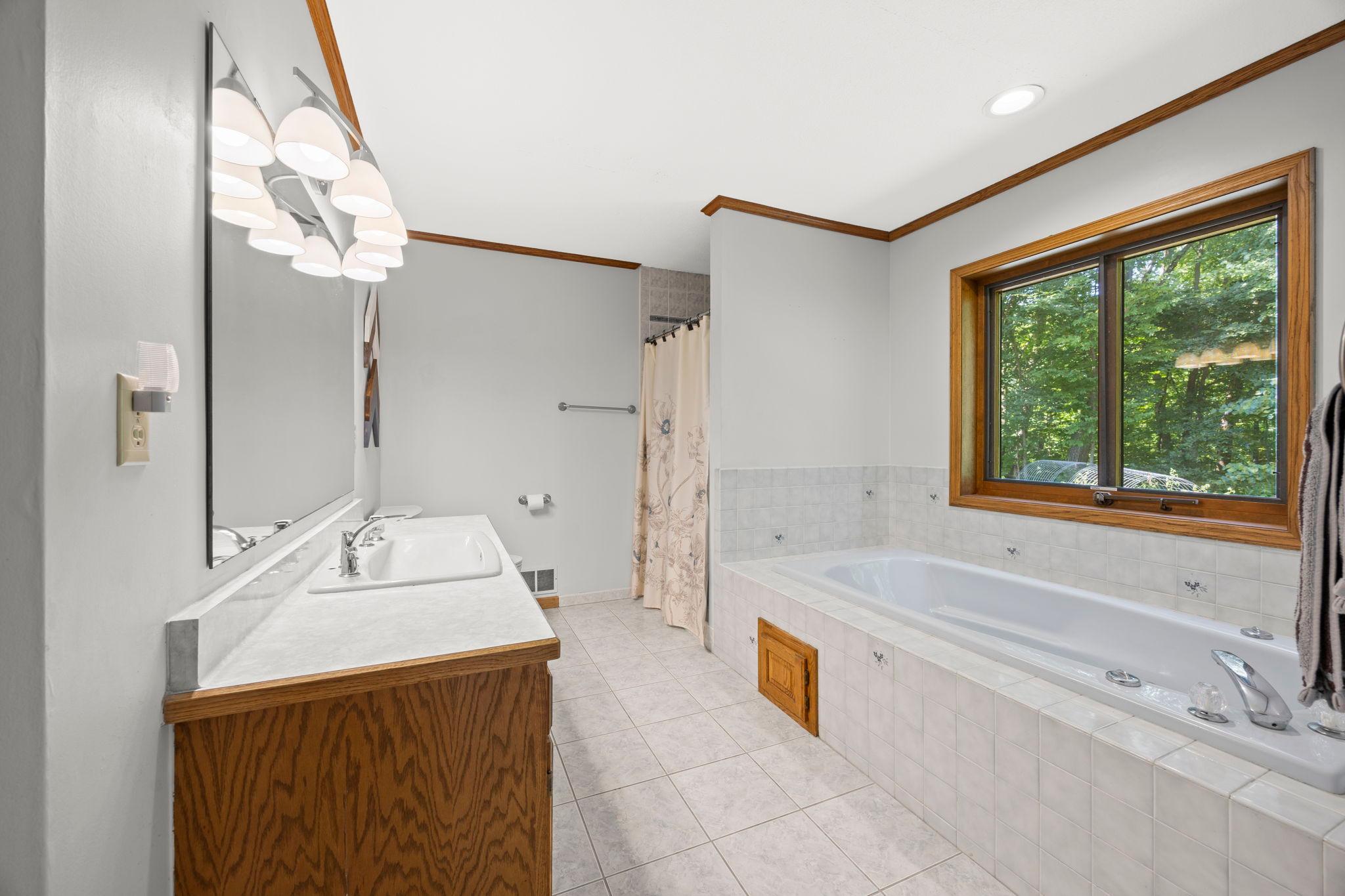 79-web-or-mls-2613 87th Ct-409.jpg