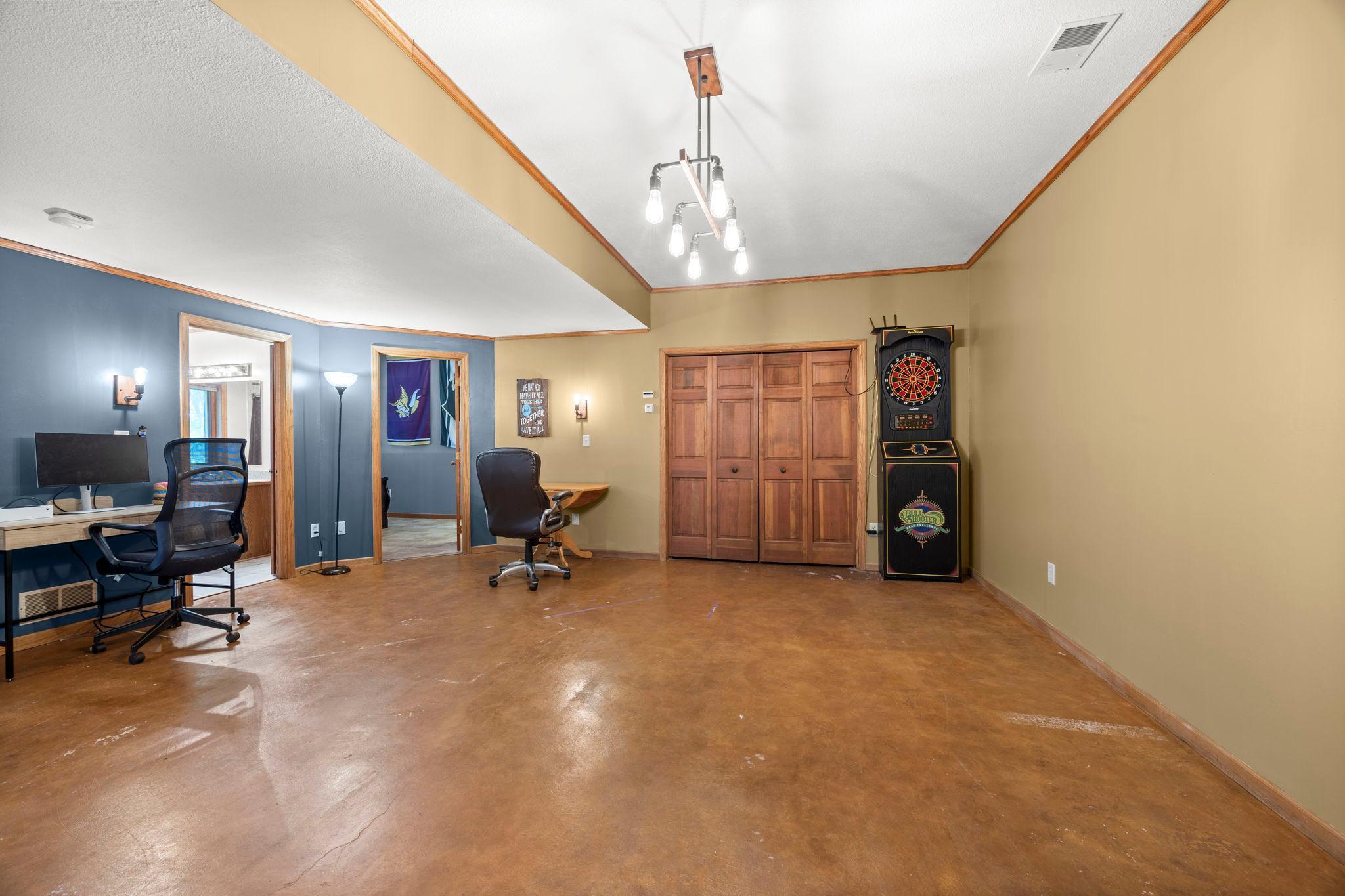 97-web-or-mls-2613 87th Ct-459.jpg