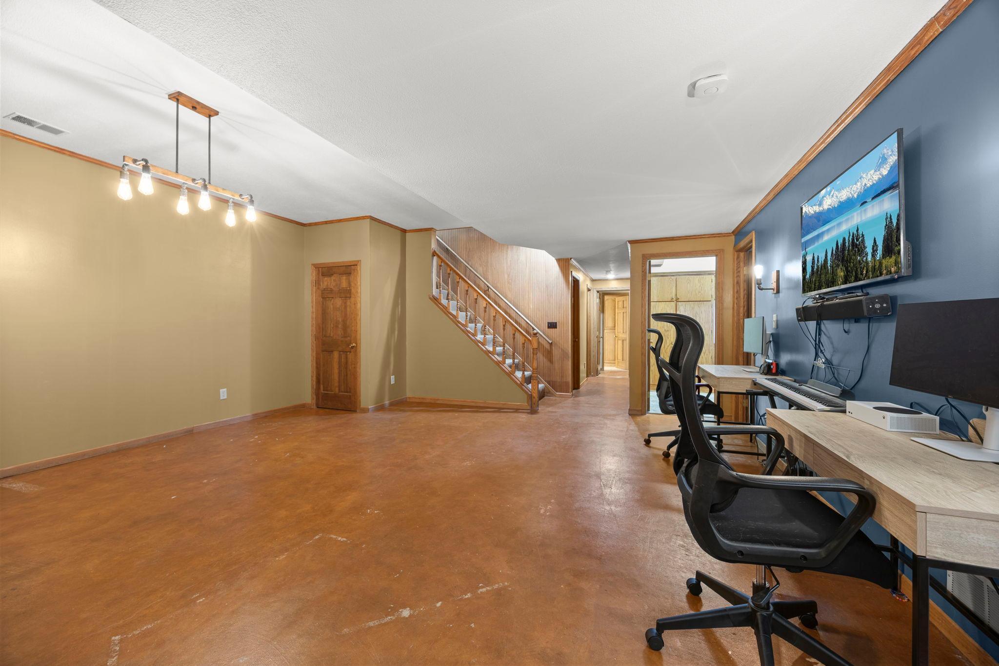 94-web-or-mls-2613 87th Ct-444.jpg