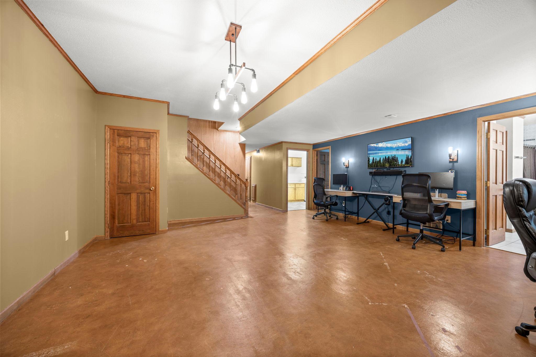 96-web-or-mls-2613 87th Ct-454.jpg