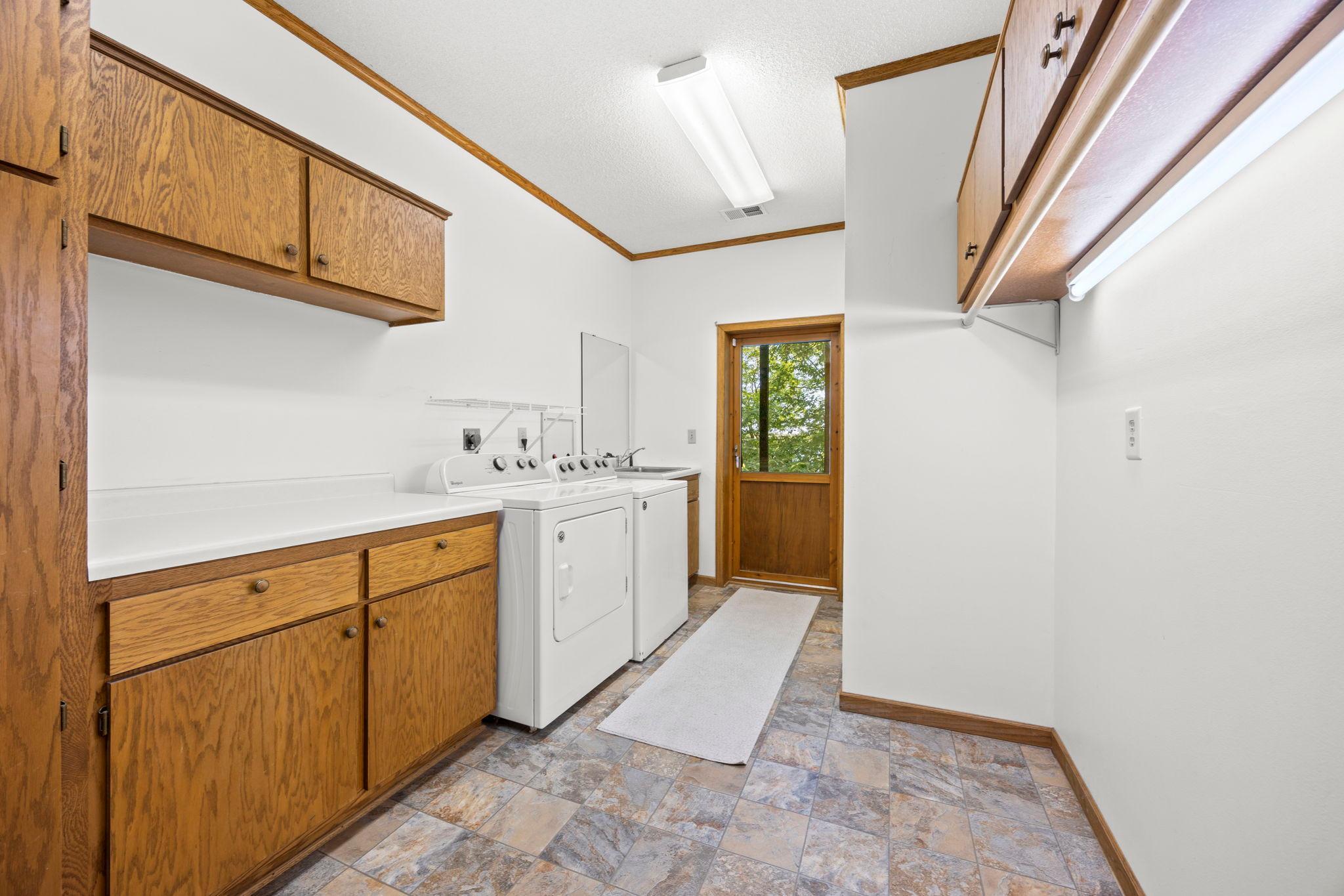 82-web-or-mls-2613 87th Ct-495.jpg