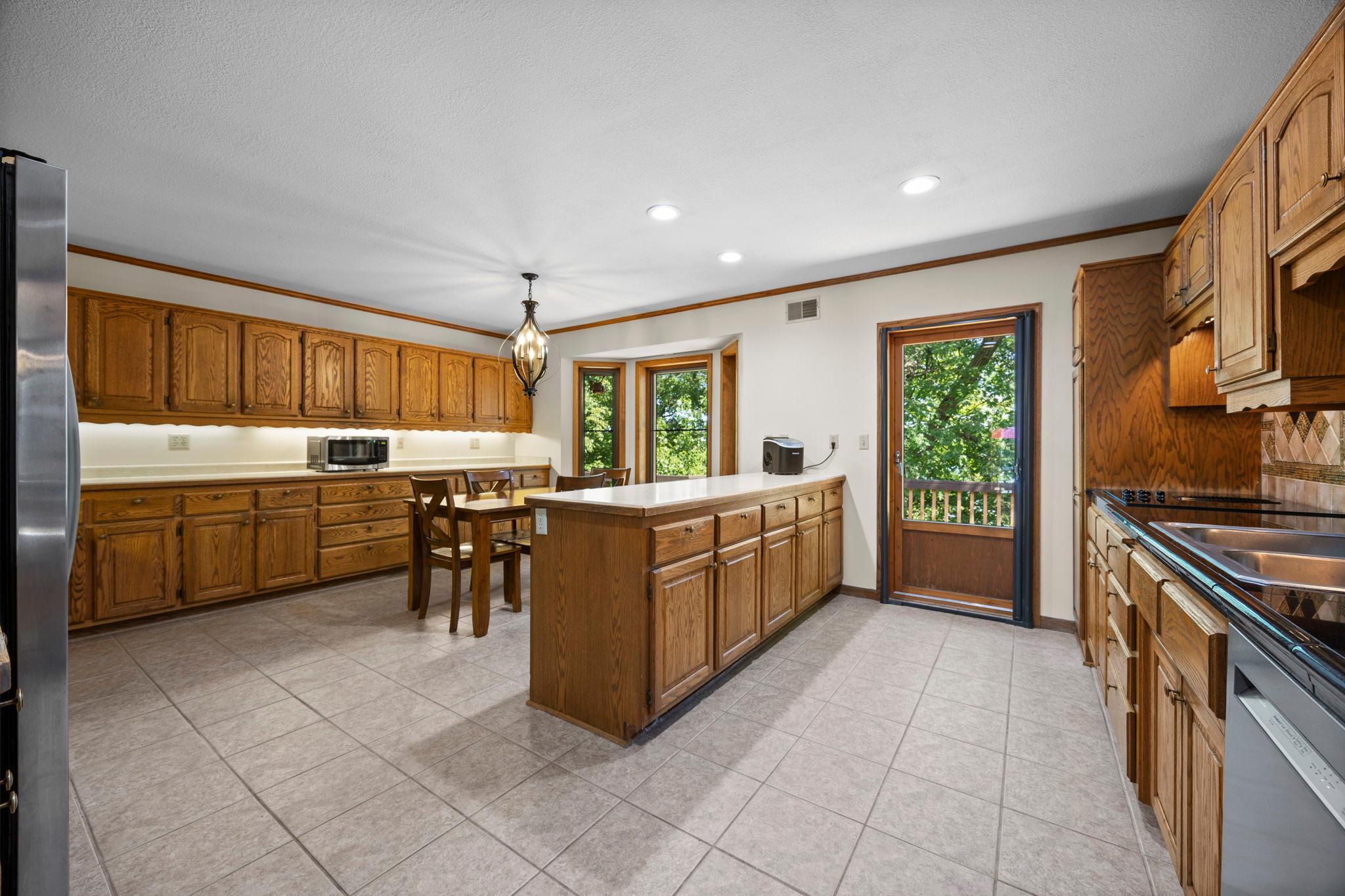 66-web-or-mls-2613 87th Ct-344.jpg