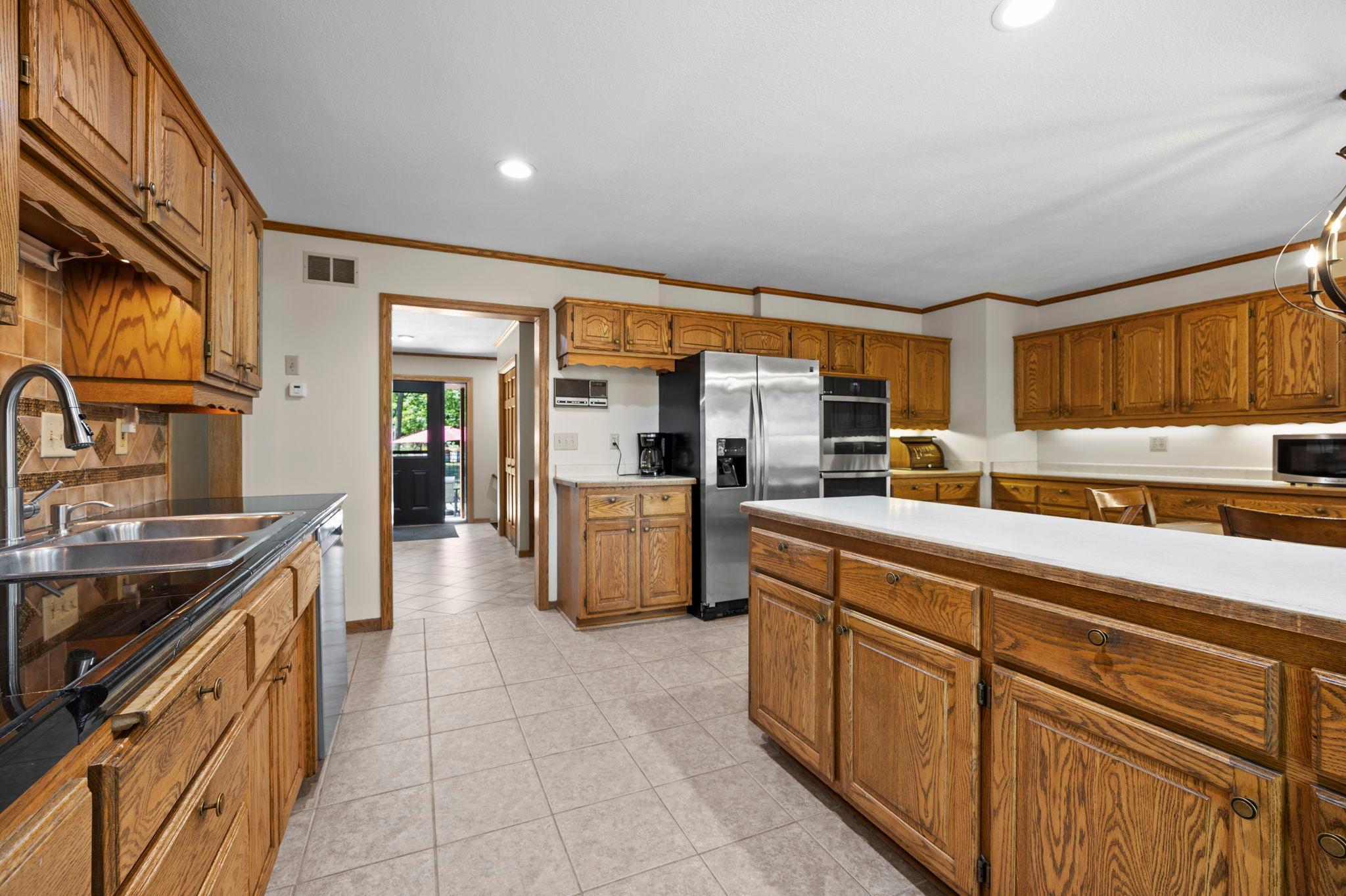 65-web-or-mls-2613 87th Ct-339.jpg