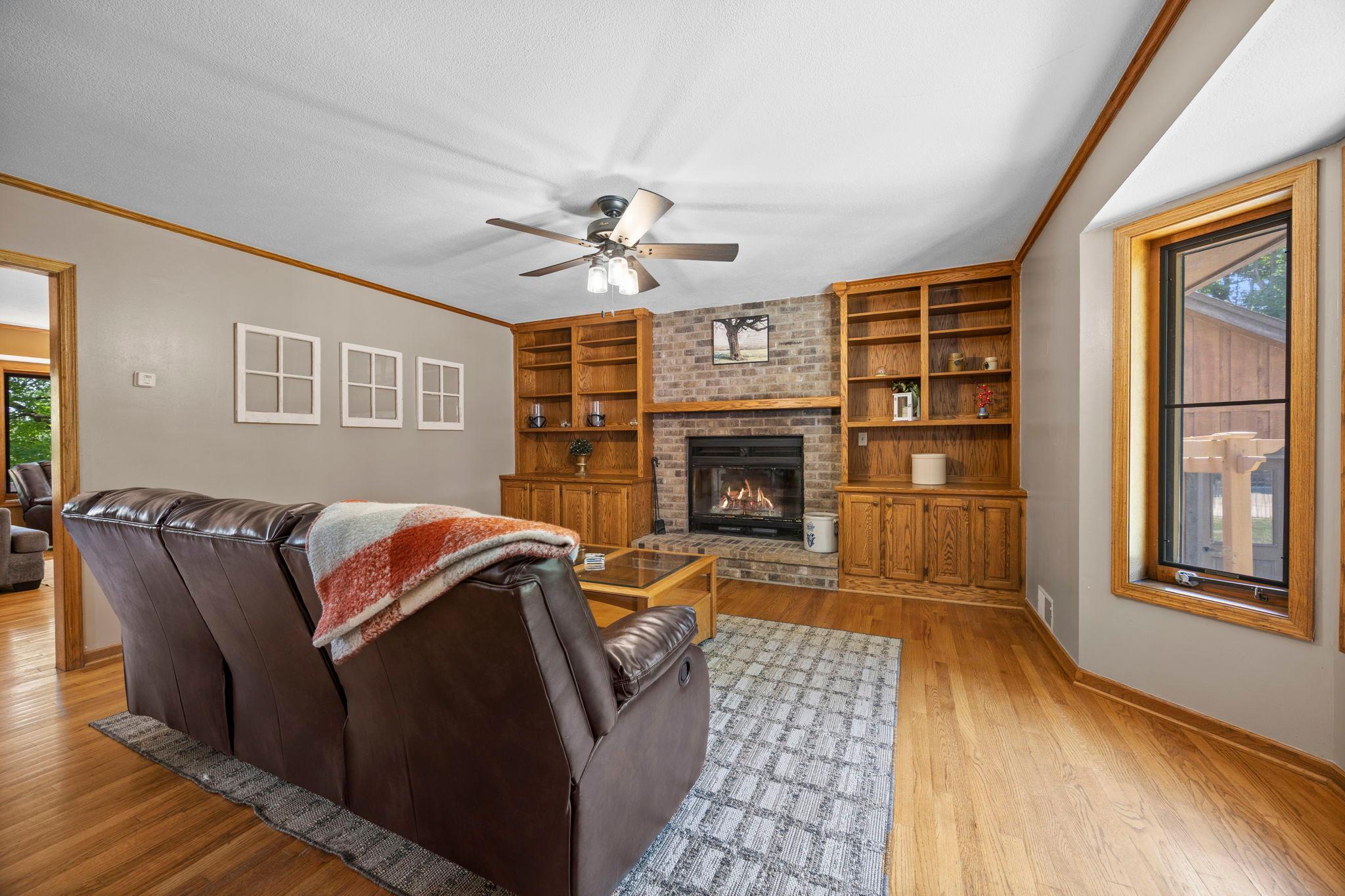48-web-or-mls-2613 87th Ct-254.jpg