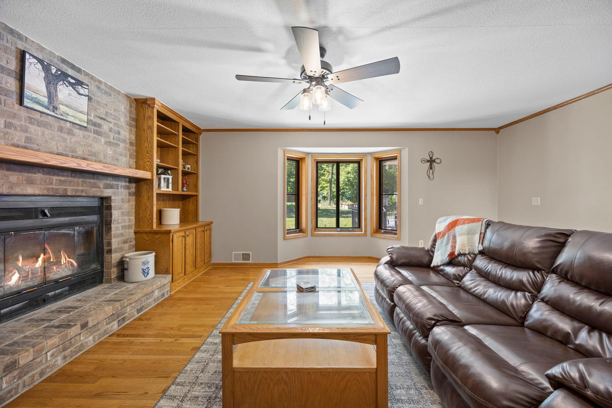 51-web-or-mls-2613 87th Ct-270.jpg