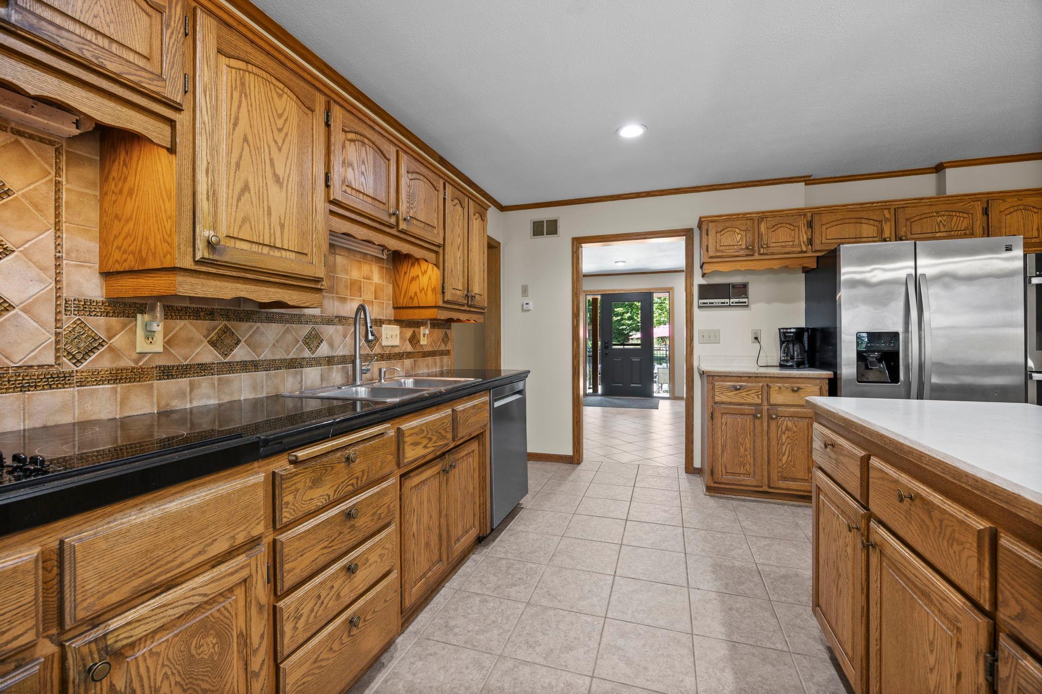 64-web-or-mls-2613 87th Ct-334.jpg