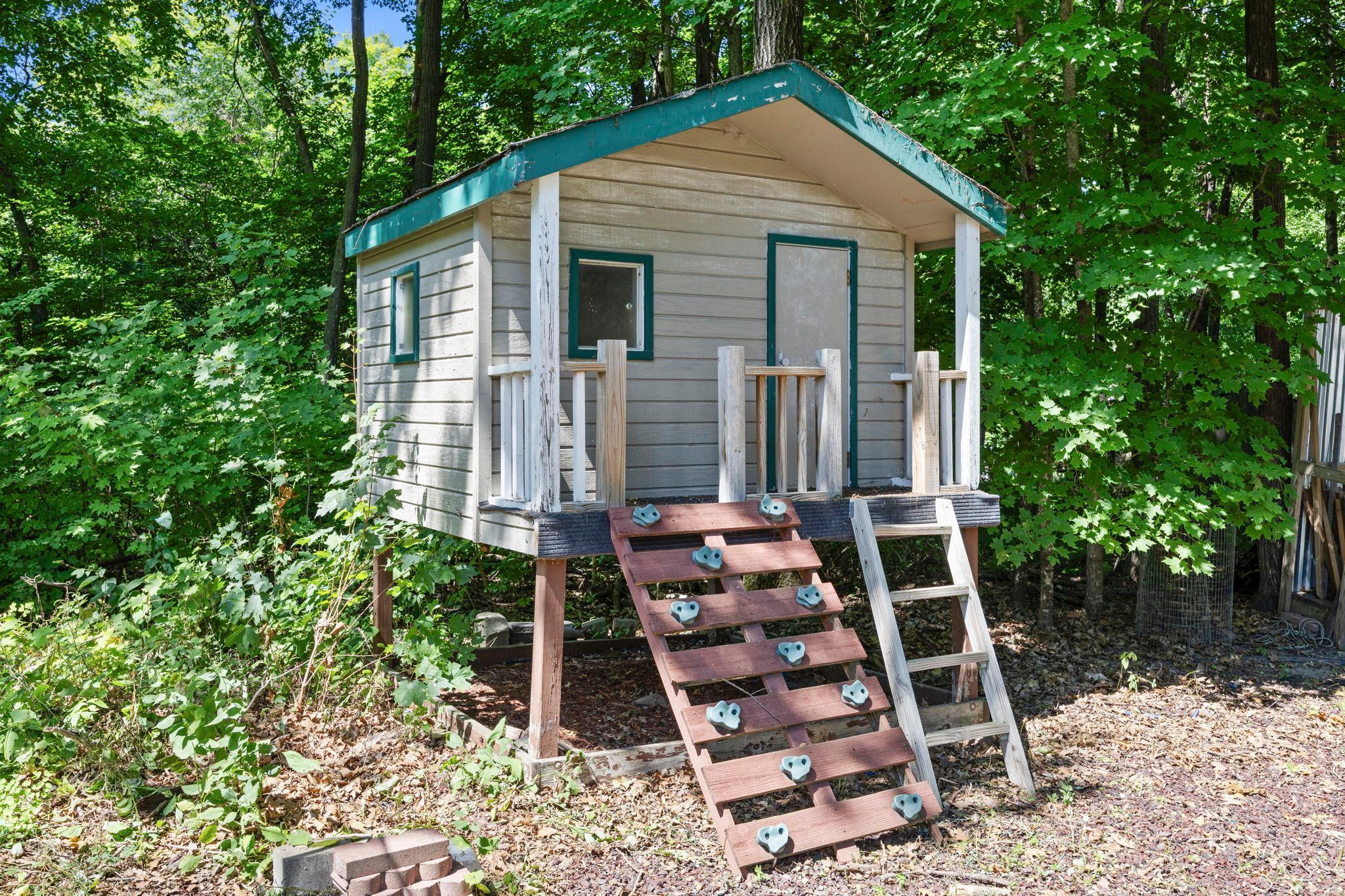 126-web-or-mls-2613 87th Ct-136.jpg