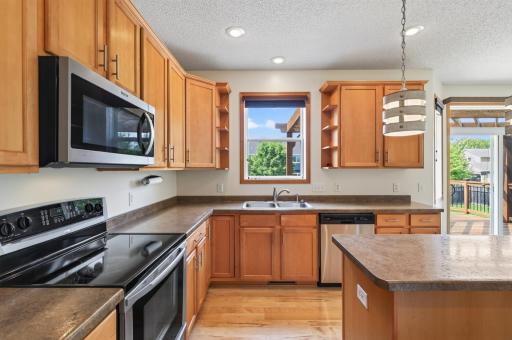 12_1672_Lenox12_mls.jpg