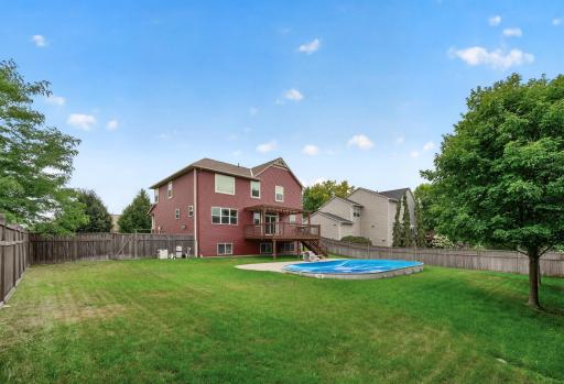 32_1672_Lenox32_mls.jpg