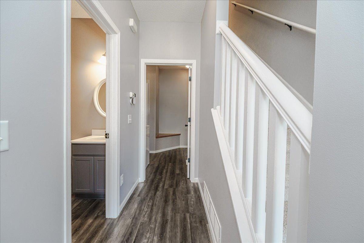 15-Hallway.jpg