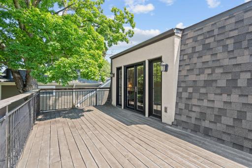 15-web-or-mls-219 Chicago Ave-15.jpg