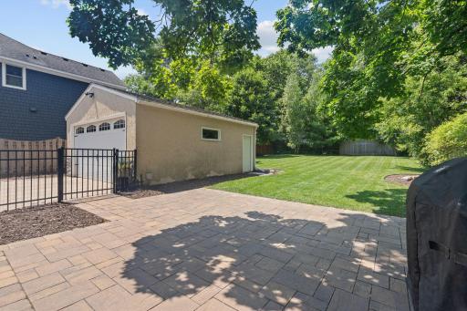 8-web-or-mls-219 Chicago Ave-8.jpg