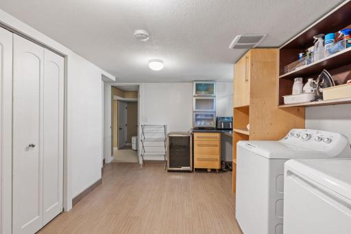 65-web-or-mls-219 Chicago Ave-65.jpg
