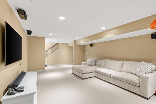 63-web-or-mls-219 Chicago Ave-63.jpg
