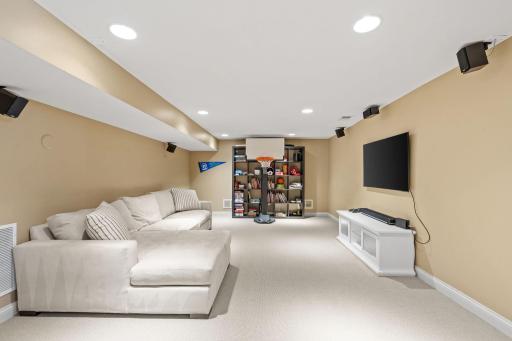 62-web-or-mls-219 Chicago Ave-62.jpg