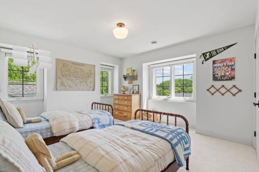 57-web-or-mls-219 Chicago Ave-57.jpg