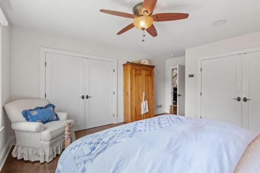 53-web-or-mls-219 Chicago Ave-53.jpg