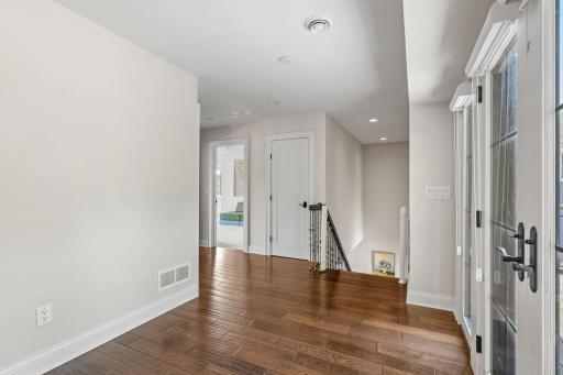 46-web-or-mls-219 Chicago Ave-46.jpg