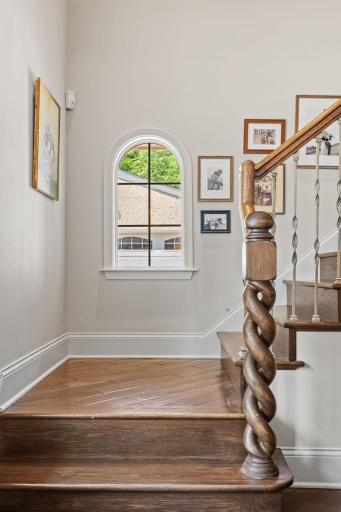 44-web-or-mls-219 Chicago Ave-44.jpg