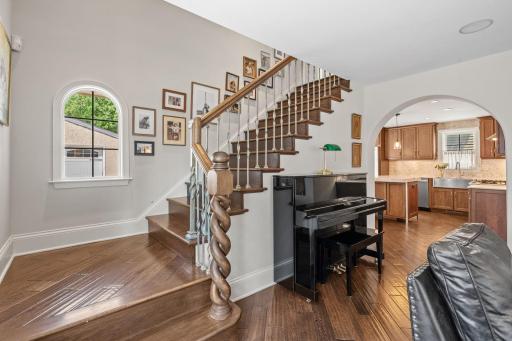 43-web-or-mls-219 Chicago Ave-43.jpg