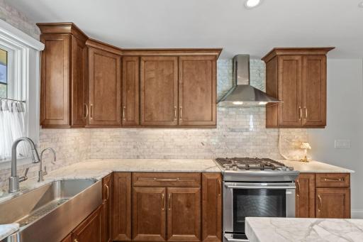 37-web-or-mls-219 Chicago Ave-37.jpg