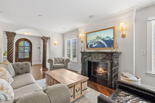 30-web-or-mls-219 Chicago Ave-30.jpg